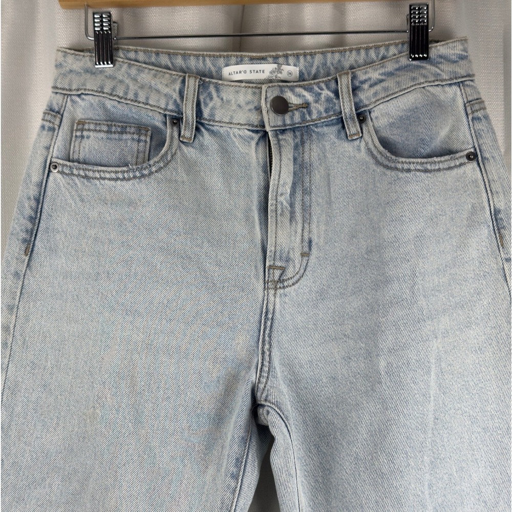 Altar'd State High Rise Straight Leg Distressed Light Wash Jeans Size 26 - Picture 3 of 5